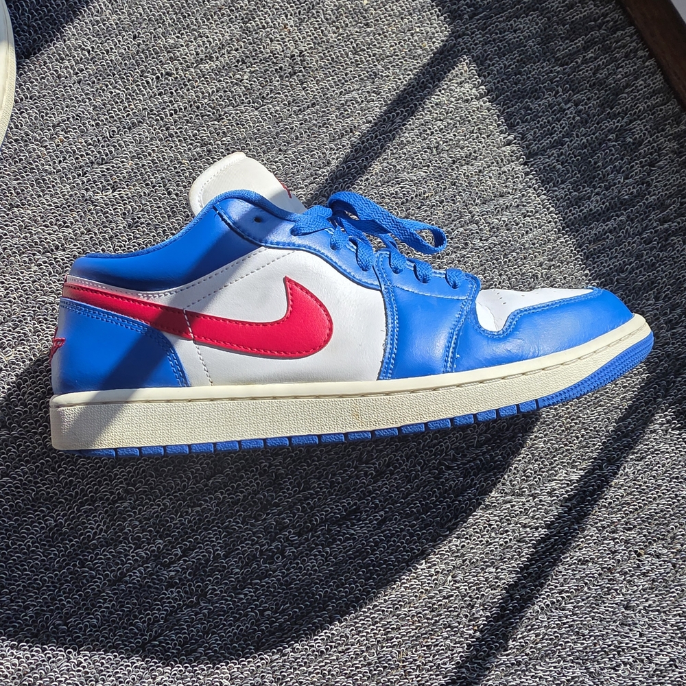 Jordan Womans Blue and White Sneakers - Picture 10 of 15